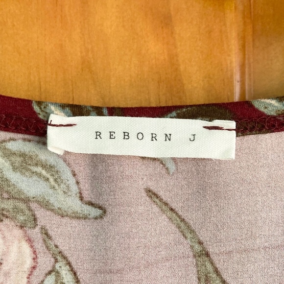 Women’s size small Reborn J burgundy floral top with buttons and tie - Picture 4 of 6